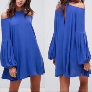 FREE PEOPLE. Drift Away Cold Shoulder mini dress. Bell sleeves. Size M.